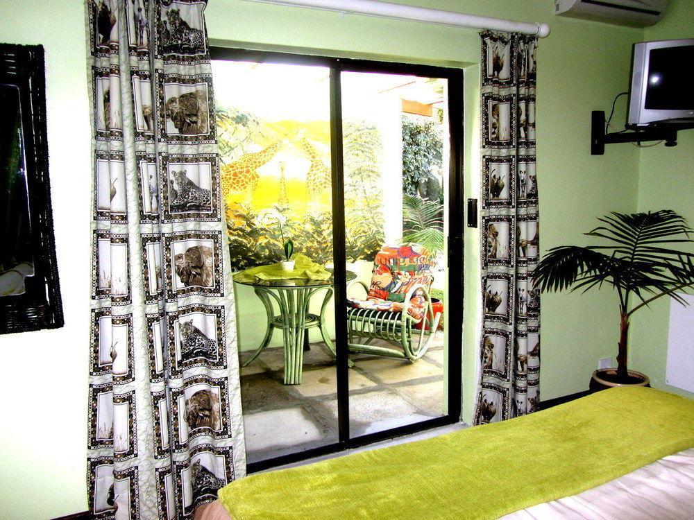 A Vue Guesthouse Somerset West Exterior foto